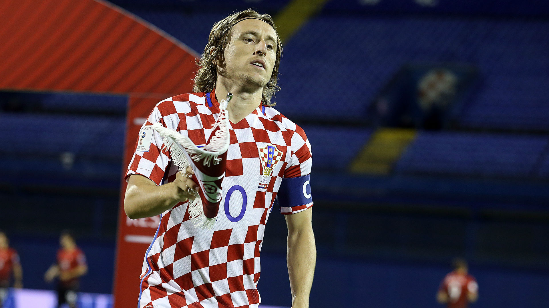 这外援猛得很！肯德里克-戴维斯16投12中&罚球18中15砍43分6板9助